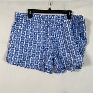 Vineyard Vines Shorts Size XL Blue and White Print EUC